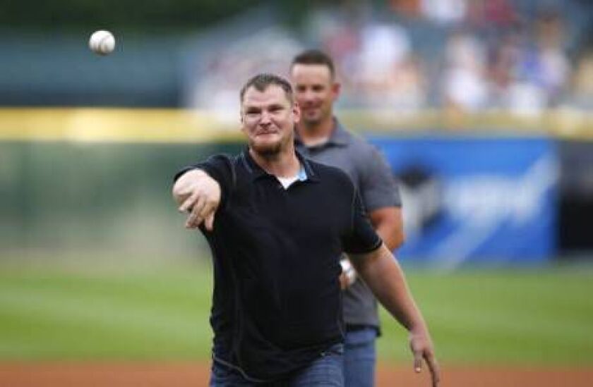royals_white_sox_base_van_18_600x392.jpg