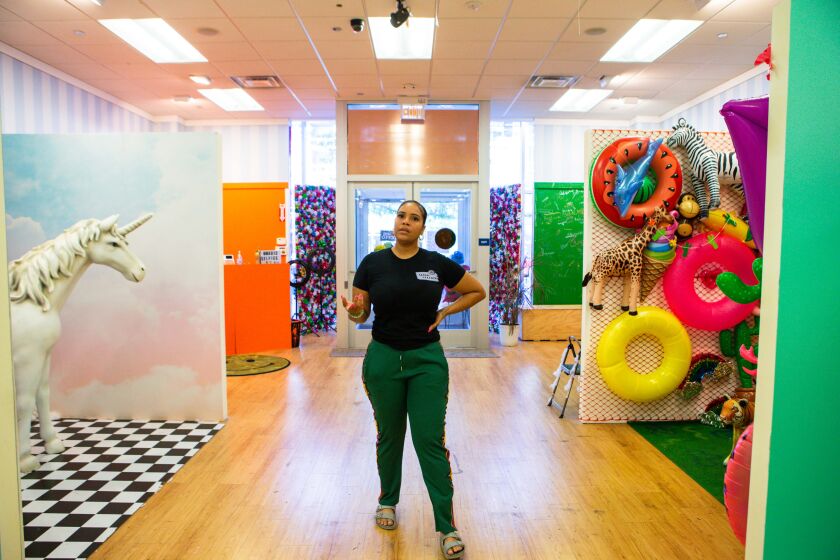 Zhazha Casanova has created a series of themed selfie rooms with plenty of diverse backgrounds at Magic Selfies.