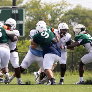 CSUFOOTBALL_260806-017.jpg