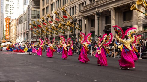 The Chicago Korean Dance Company performs at the 91st Chicago Thanksgiving Parade along State Street. | Candace Dane Chambers/Sun-Times.