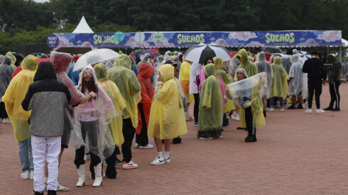 Fans line up to enter Sueños in Grant Park in 2024.