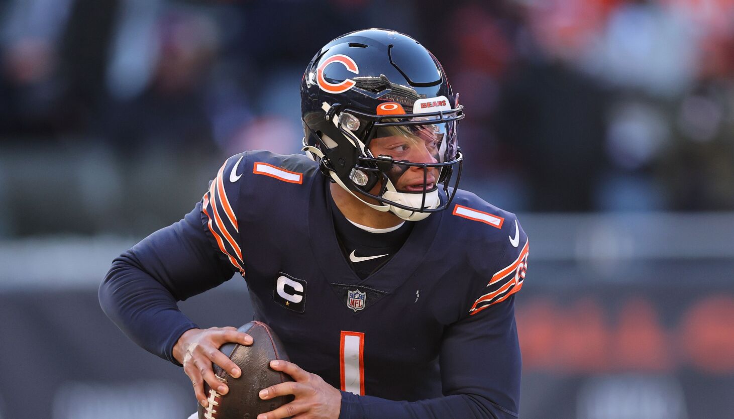 NextImg:Vegas sees ’dog days ahead for Bears