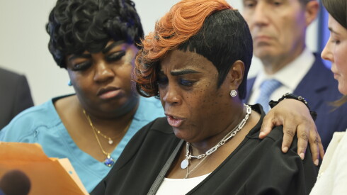 Christine Thompkins, Derek Jordan's mother, speaks about the death of Jordan during a press conference Monday, Aug. 10, 2026 to announce a lawsuit against the city of Chicago and police officer Max W. Walzer at the law offices of Romanucci & Blandin in River North