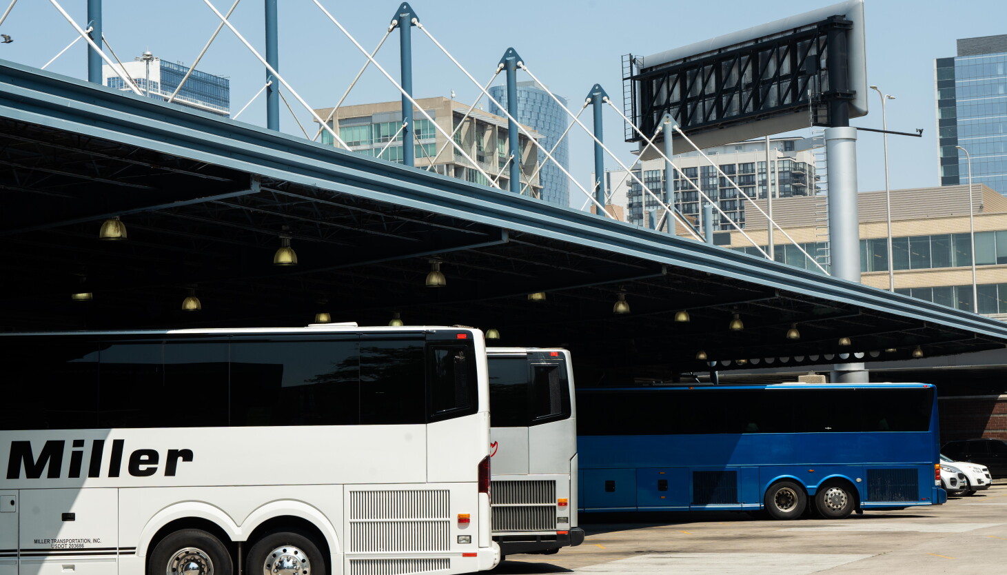 La terminal de autobuses Greyhound pronto será de propiedad pública, ya que el Ayuntamiento aprueba la compra de 19 millones de dólares