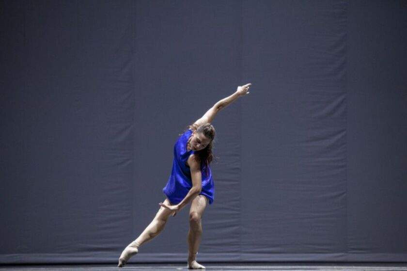 Hubbard street Dance Chicago’s Jacqueline Burnett in William Forsythe’s “Quintett.” (Photo: Cheryl Mann)