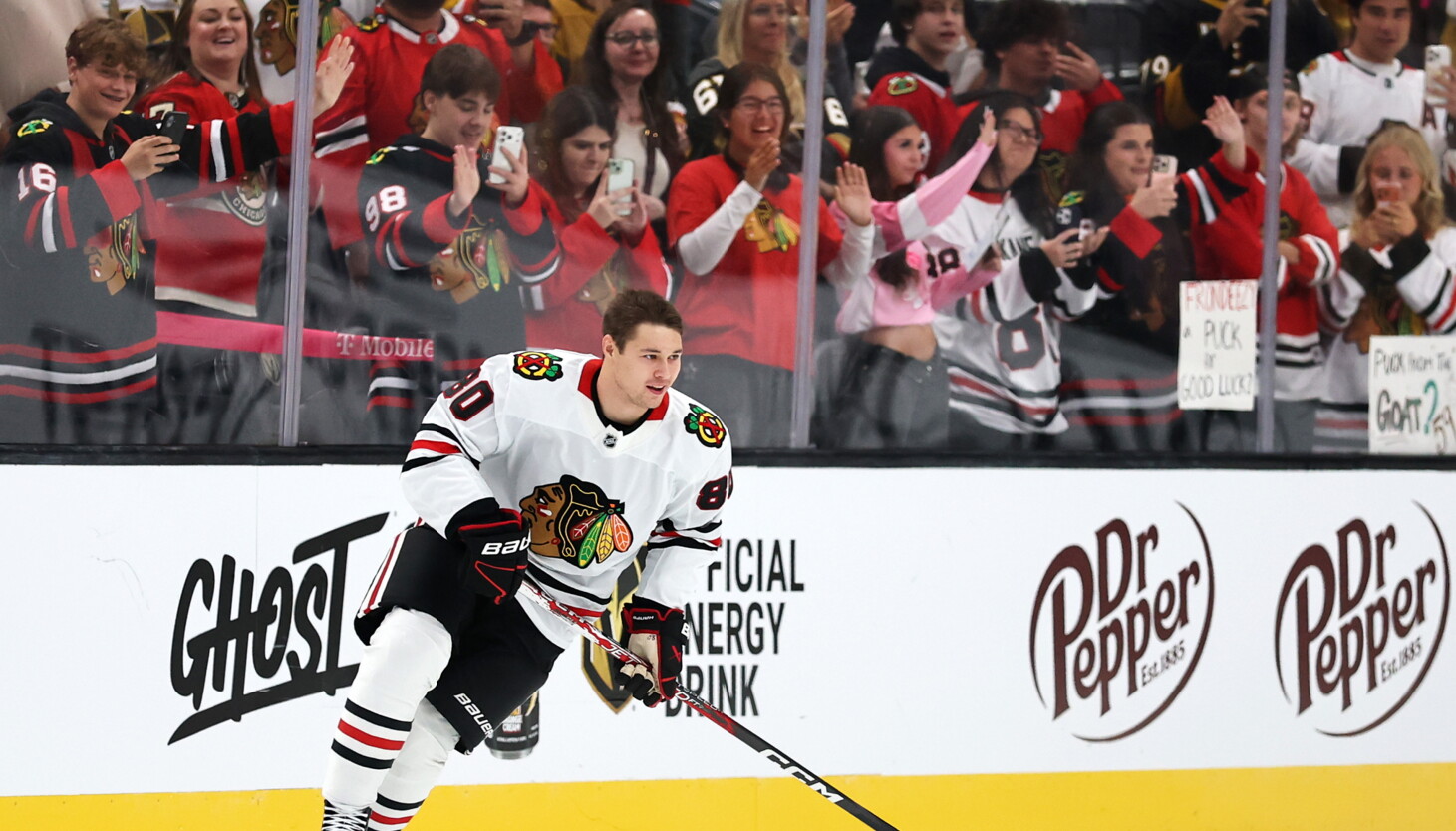 How Blackhawks' Roman Kantserov, Anton Frondell help each other learn English hockey terms