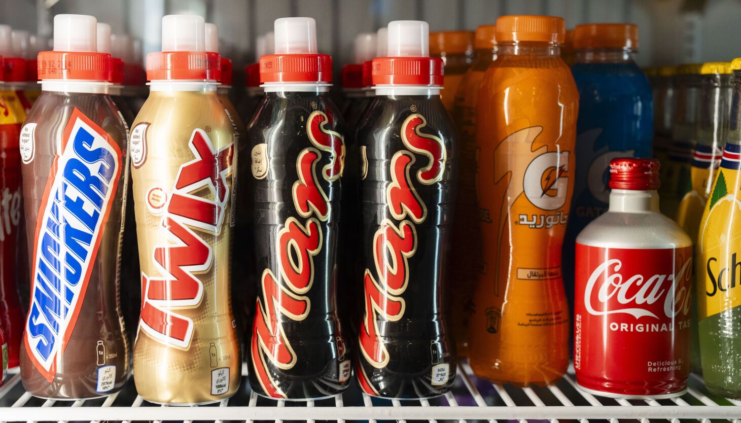 NextImg:Anyone for for chicken feet-flavored Lay’s? Whopper-flavored Doritos? New Lincoln Park snack shop has these and more