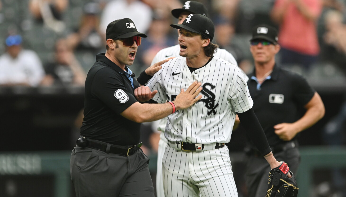 White Sox starter Davis Martin's Ejection: A Dramatic Turn in the Cincinnati vs. Chicago Matchup