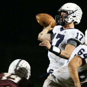 Cary-Grove’s Ben McDonald (17) throws a pass. Allen Cunningham/For the Sun-Times.