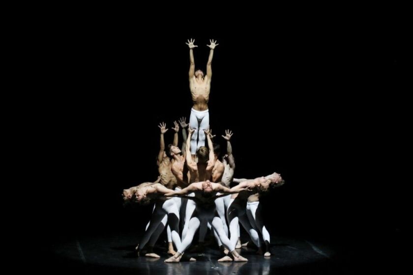 “Third Symphony of Gustav Mahler,” choreographed by John Neumeier, was performed by the Hamburg Ballet at the Harris Theater for Music and dance. (Photo: Holger Badekow/Hamburg Ballet)