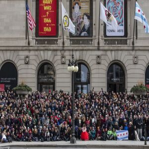Chicagoans re-create a historic photo of the Art Institute of Chicago. | Provided by the Art Institute