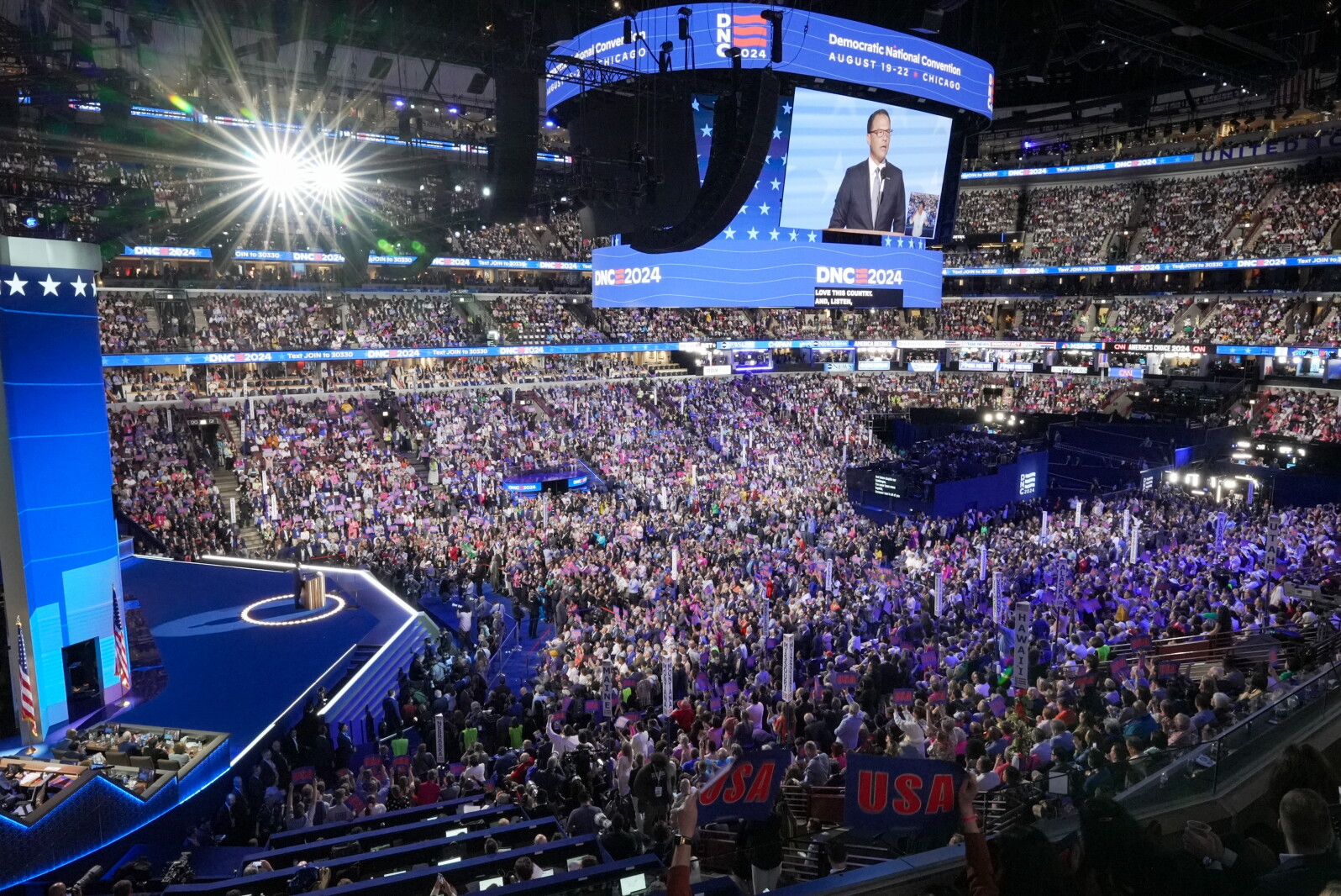 Democratic Clock Scenes from day three of the Democratic National Convention - Chicago ...