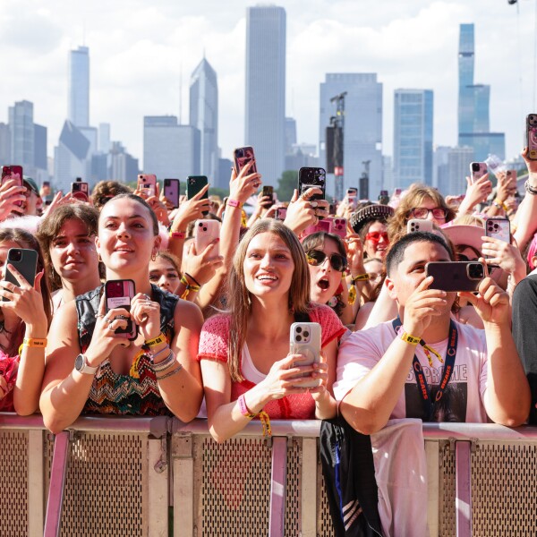 Stray Kids lights up Grant Park in headlining set: Lollapalooza review ...