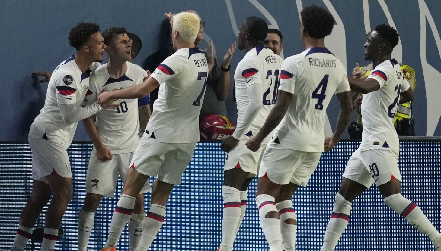 NextImg:United States’ CONCACAF win over Mexico marred by homophobic chants, four red cards