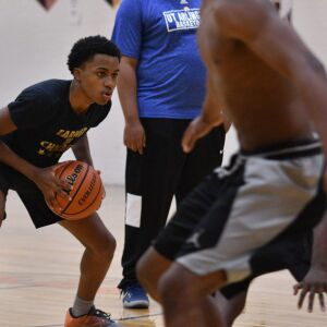 Leo’s Fred Cleveland Jr, watches the defense. Worsom Robinson/For the Sun-Times.