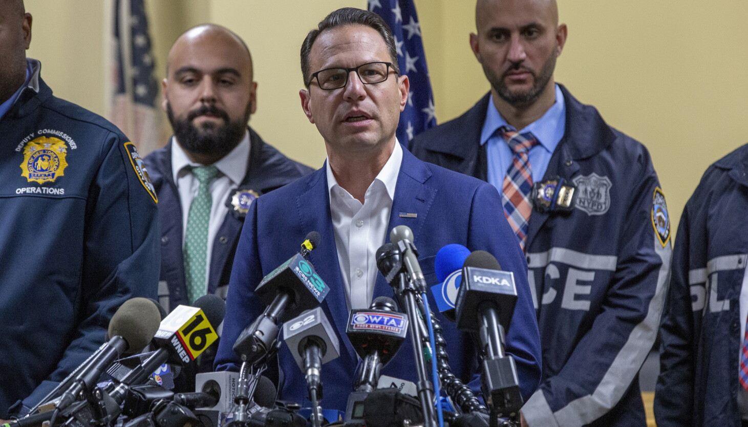 Suspect Charged with Murder in UnitedHealthcare CEO’s Killing Suspect Charged with Murder in UnitedHealthcare CEO’s Killing