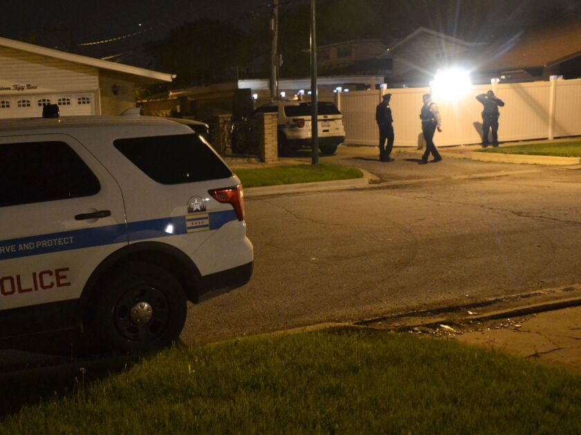 Police investigate a shooting about 10:30 p.m. Thursday, May 17, 2018 in the 11500 block of Ashland Avenue in Chicago. | Justin Jackson/ Sun-Times