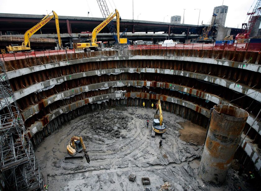 Chicago_Spire_hole.jpg