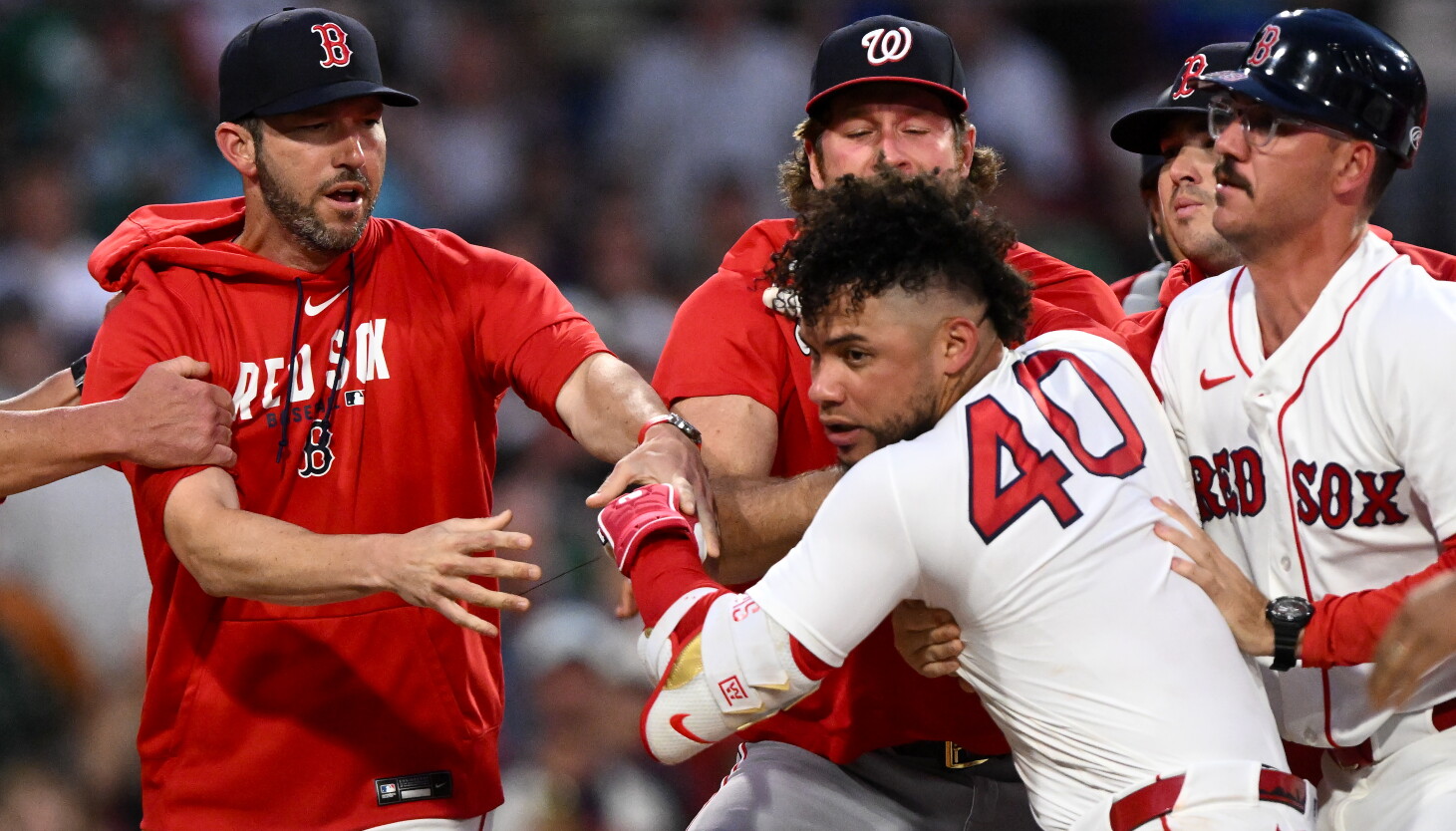 Ο Willson Contreras των Red Sox και ο Cade Cavalli του Nats πυροδότησαν καυγά στον πάγκο