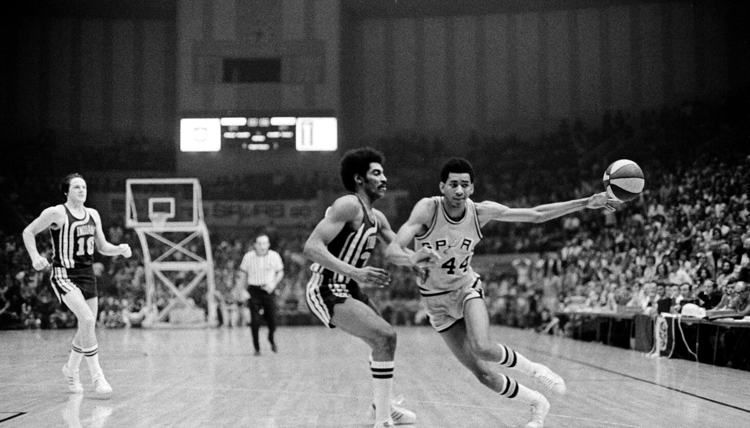 George Gervin sobre Caleb Williams de los Bears: el apodo de ‘Iceman’ ya está en uso George Gervin sobre Caleb Williams de los Bears: el apodo de ‘Iceman’ ya está en uso