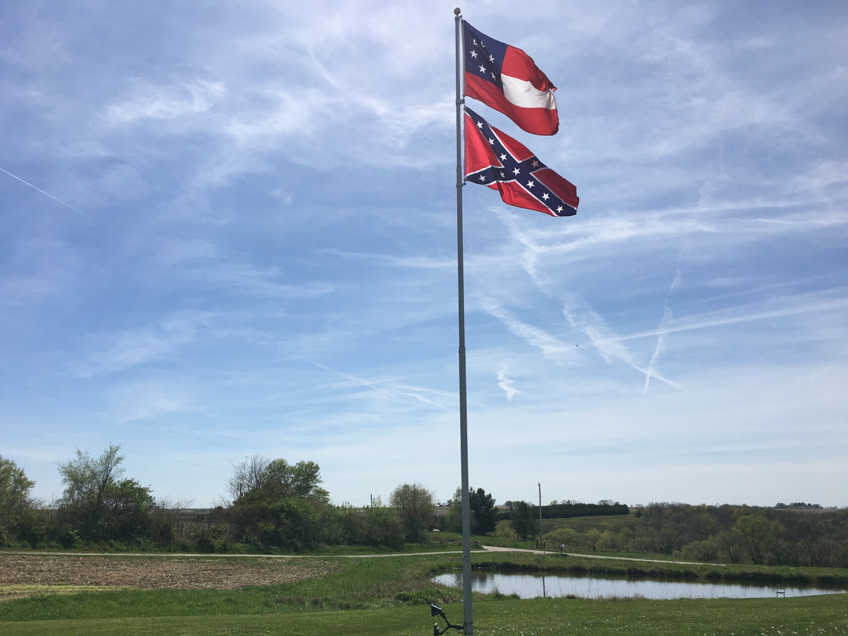 Cst Flags Feeling Kinship With The South, Northerners Let Their Confederate Flags ...