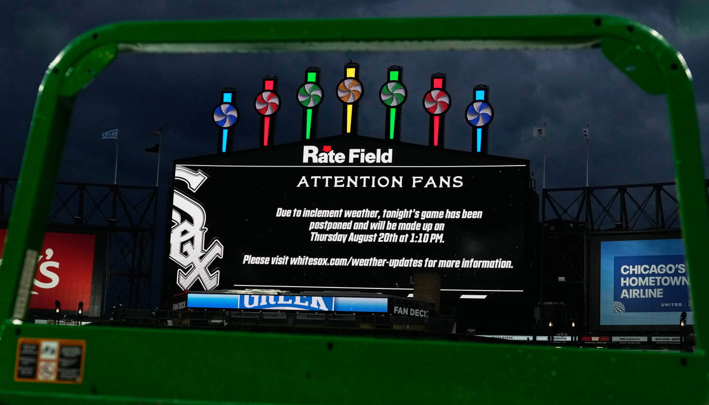 Μετά από μια βροχόπτωση, ο White Sox έκανε την εναλλαγή για τον πρωταθλητή του World Series Dodgers Μετά από μια βροχόπτωση, ο White Sox έκανε την εναλλαγή για τον πρωταθλητή του World Series Dodgers
