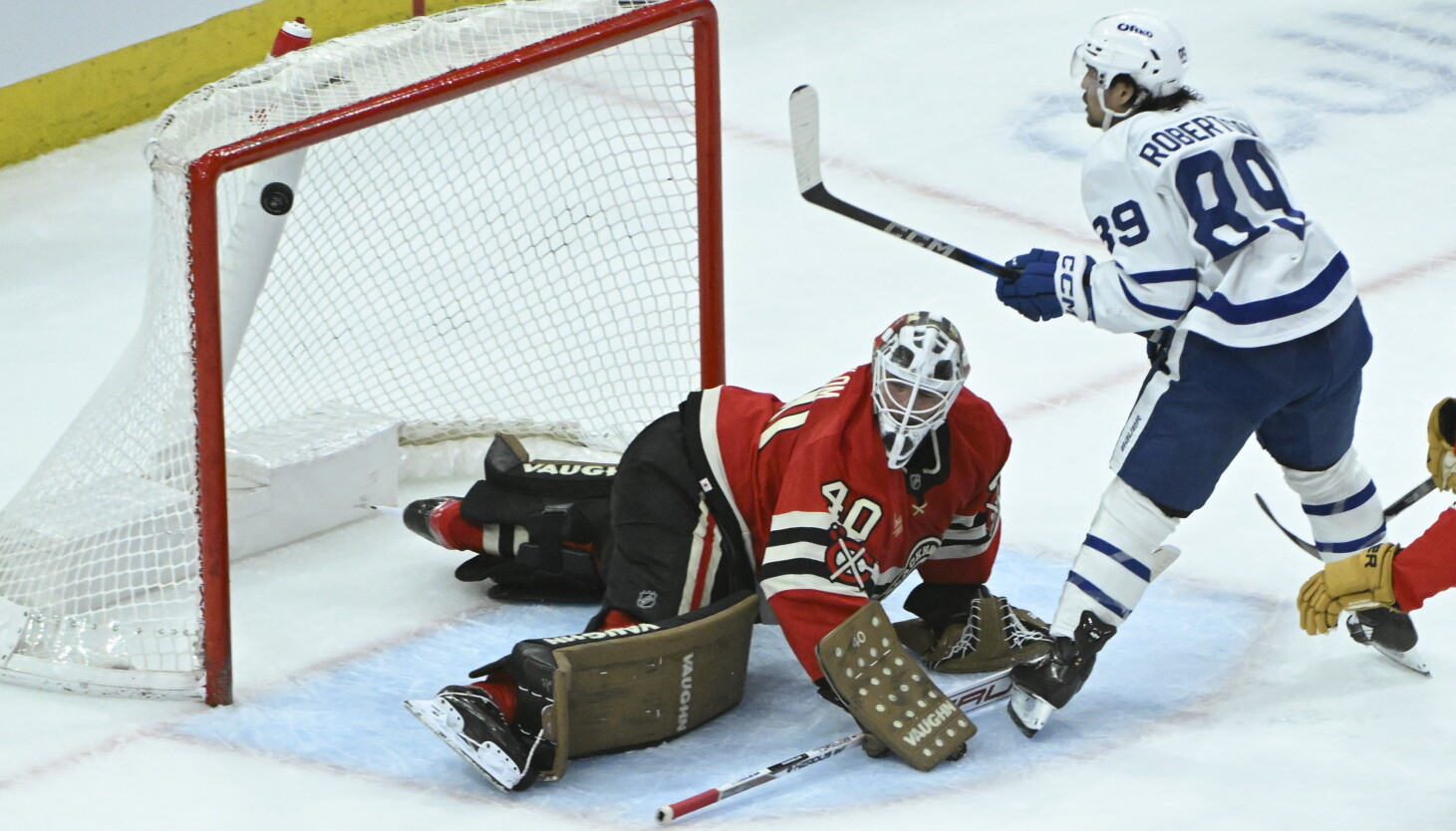 Blackhawks not on same page in 5-2 loss to Maple Leafs Blackhawks not on same page in 5-2 loss to Maple Leafs