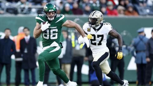 The Bears signed tight end Ryan Griffin on Friday,