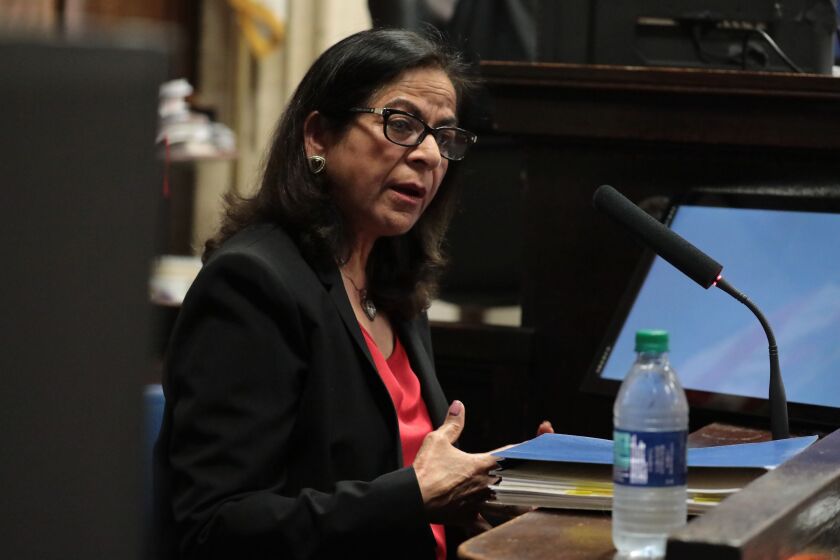 Pathologist Dr. Shaku Teas testifies Monday as an expert witness for the defense during the Jason Van Dyke murder trial at the Leighton Criminal Court Building. | Antonio Perez/Chicago Tribune pool photo