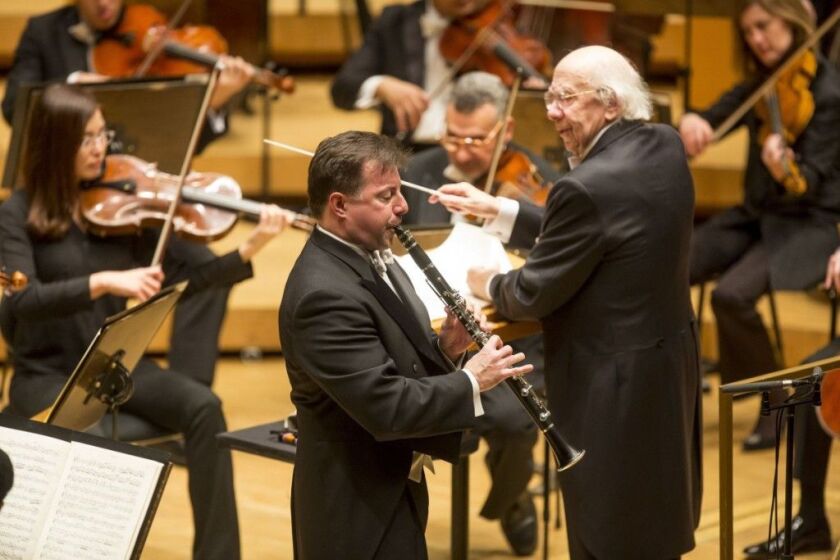 Gennady Rozhdestvenshy led the Chicago Symphony Orchestra in Mozart’s “Clarinet Concerto in A Major,” with Stephen Williamson as clarinet soloist. (Photo: Todd Rosenberg)