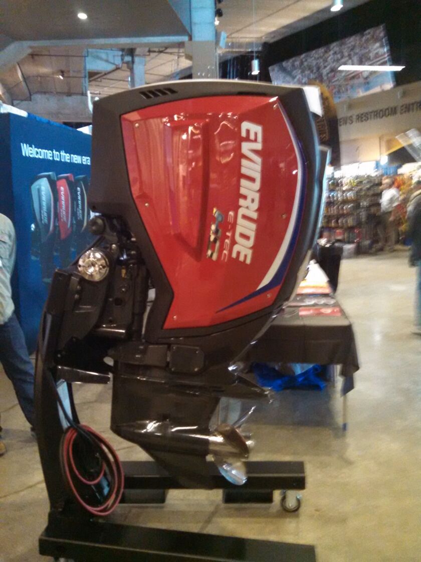 muskieexpo01_09_15evinrude_450x600.jpg