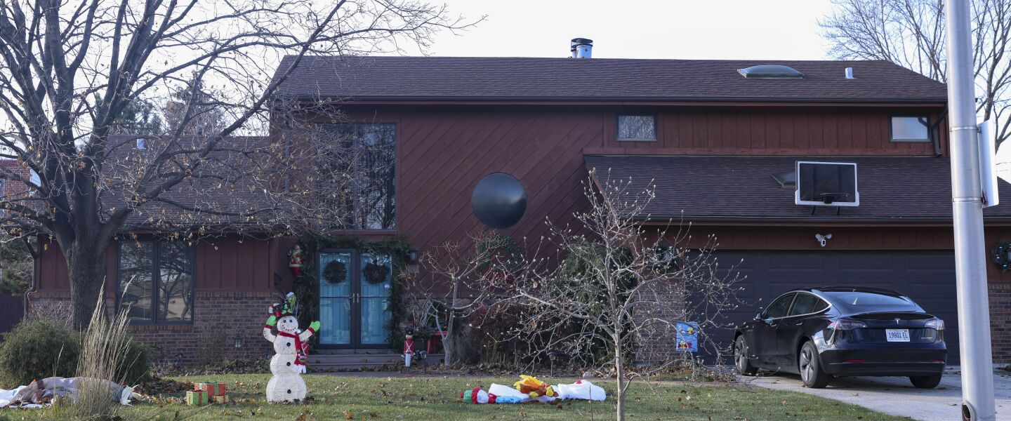 Chicago Ridge Mayor Charles Tokar says he isn’t a veteran and never pretended to be, so he reported the mistake when he saw he’d been given a disabled veteran exemption on this home in the southwest suburb.