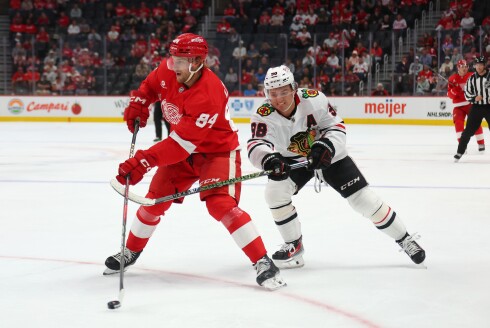 Chicago Blackhawks v Detroit Red Wings