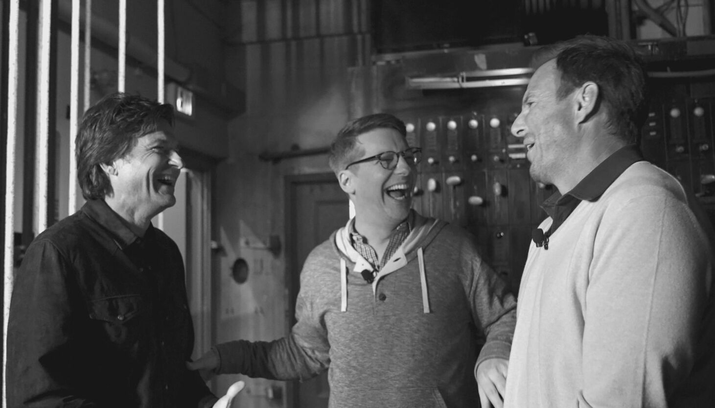 NextImg:For ‘SmartLess’ stars Bateman, Hayes and Arnett, insults are a ‘love language’