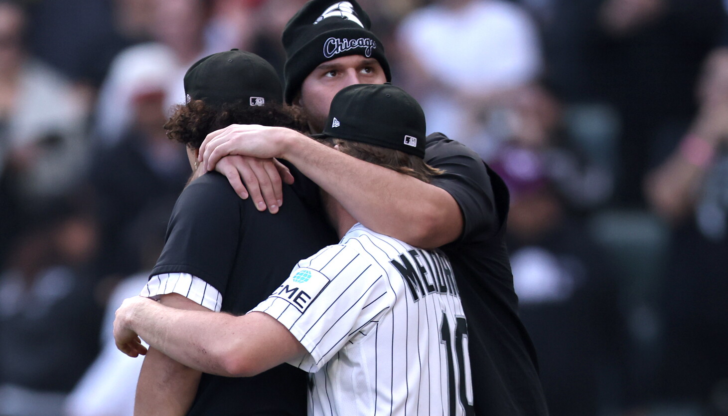 White Sox wrap up magical season with a victory, and still hope to turn the page in postseason