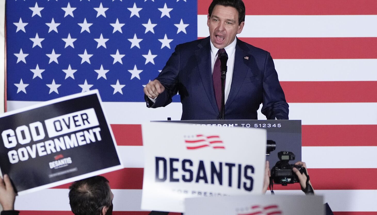 NextImg:Ron DeSantis ends his struggling presidential bid before New Hampshire and endorses Donald Trump
