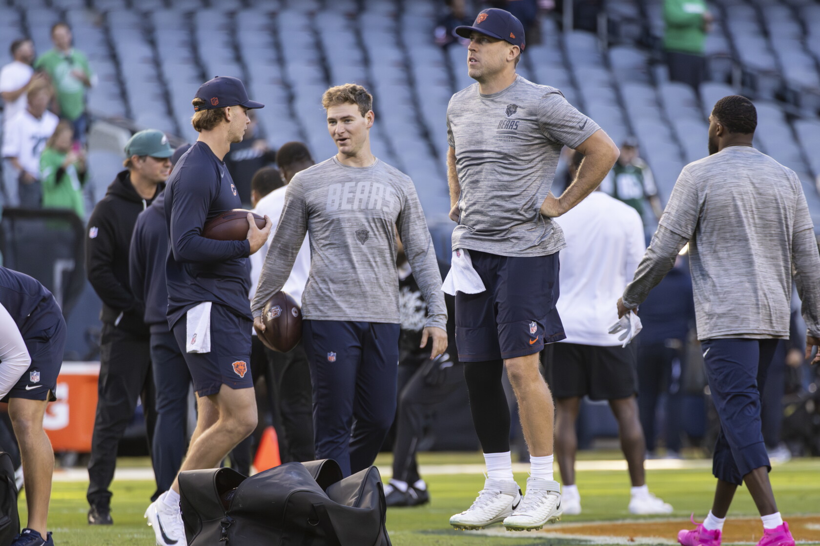 Corner Clock Led Who's playing QB for the Bears on Sunday? Coach Ben Johnson won't say ...