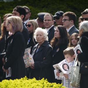 BARTHOLOMEWFUNERAL_260509_3.jpg