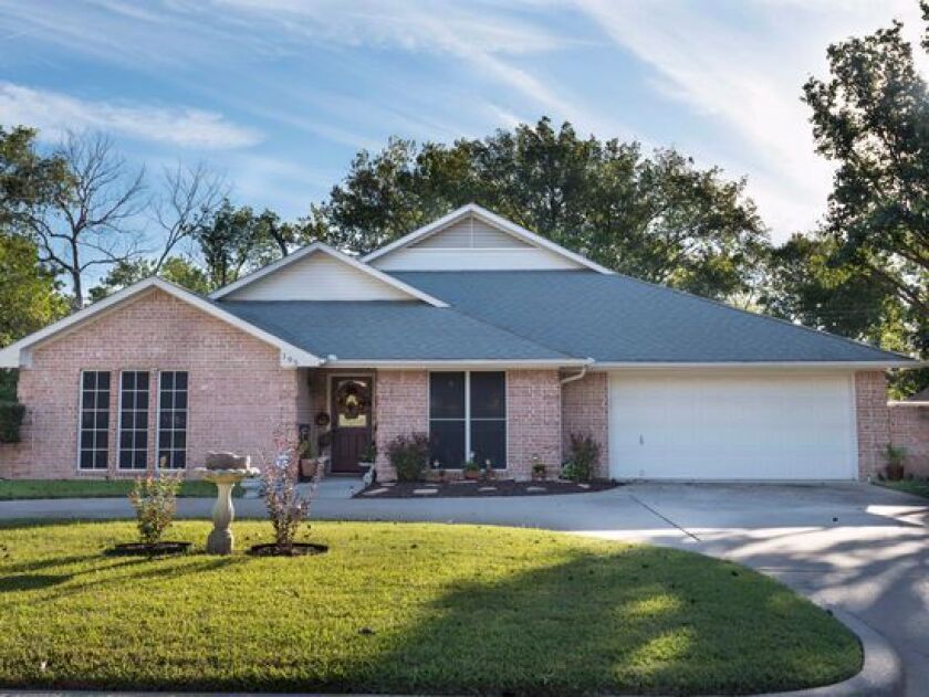 The suburban Dallas house where Anthony Finnelly shot and wounded his fiancée. | Zillow