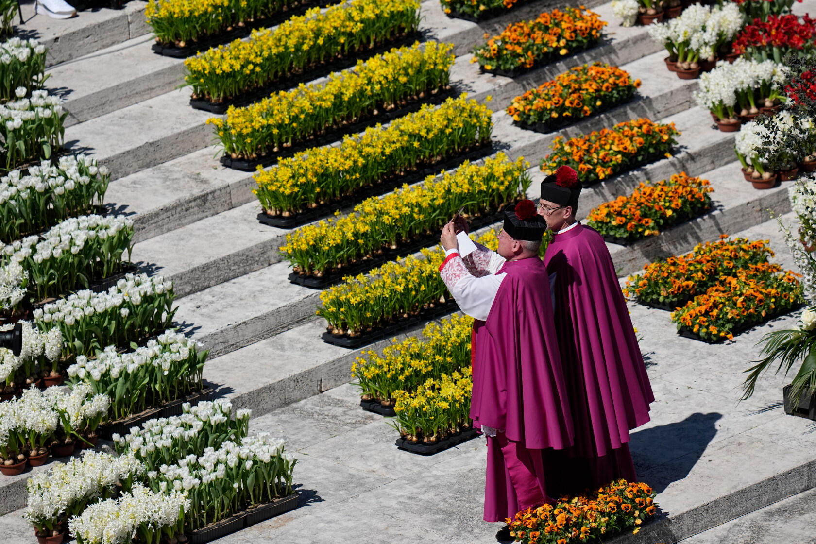 Spring Foward Clock Easter Pope Leo urges peace in first Easter Mass as Christians celebrate in ...