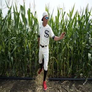 White Sox win Field of Dreams game on walk-off HR from Anderson - The  Sumter Item