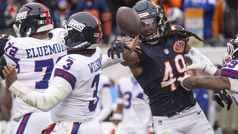 Chicago Bears linebacker Tremaine Edmunds #49 forces forces an incomplete pass from New York Giants quarterback Russell Wilson #3 during the fourth quarter at Soldier Field, Sunday, Nov. 9, 2025. | Ashlee Rezin/Sun-Times