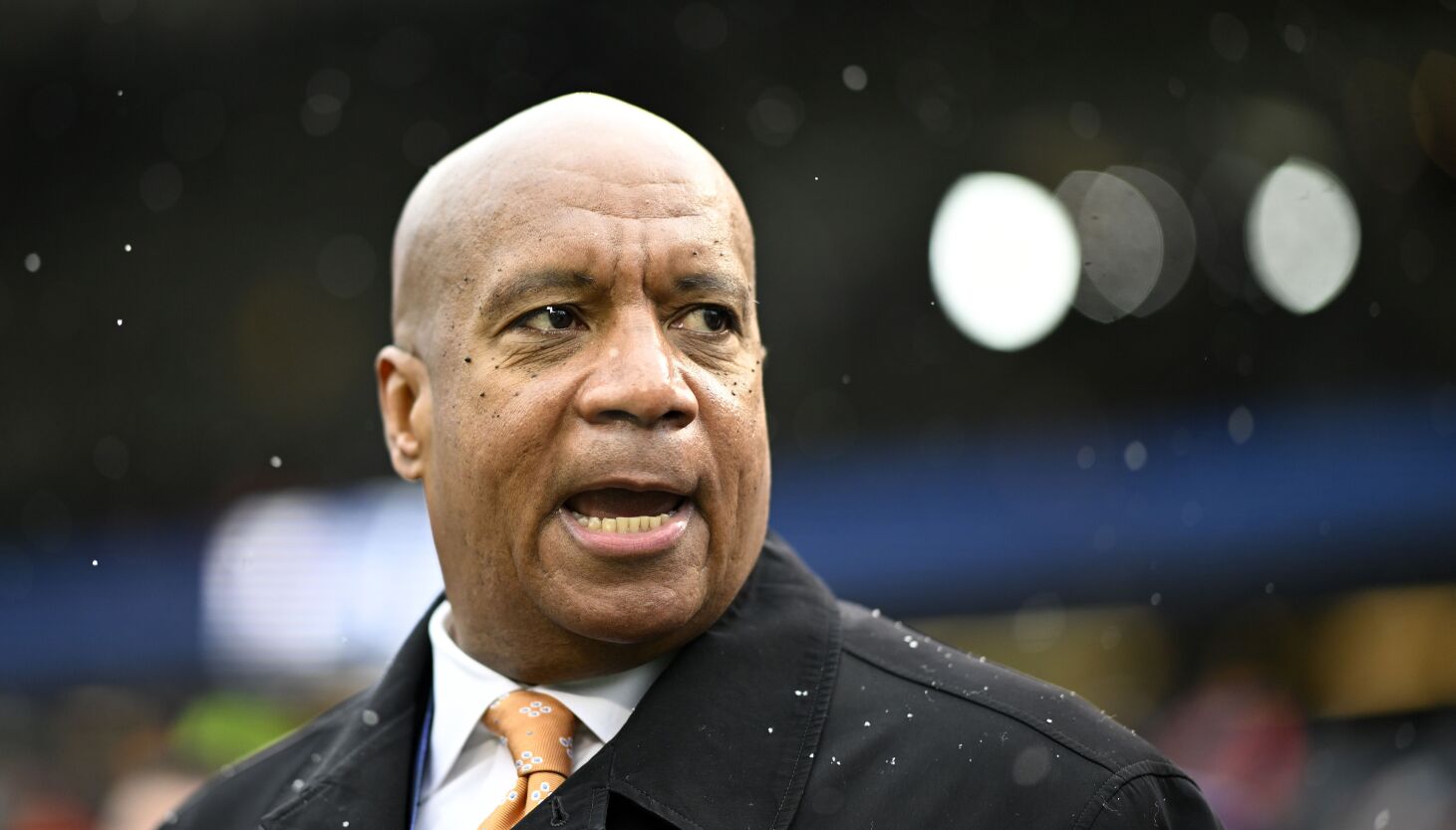 NextImg:Bears president Kevin Warren touts benefit of downtown stadium
