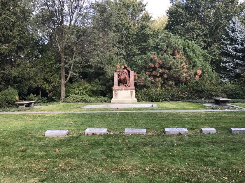 A family plot for Marshall Field and his relatives at Graceland Cemetery during a Halloween tour. | Taylor Hartz/Sun-Times