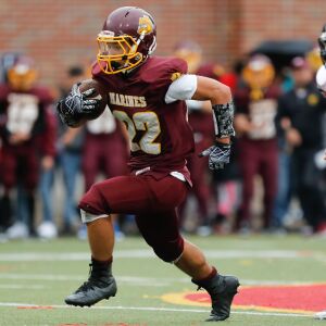 Marine’s Daniel Kettleson (22) runs the ball during against Phoenix.
