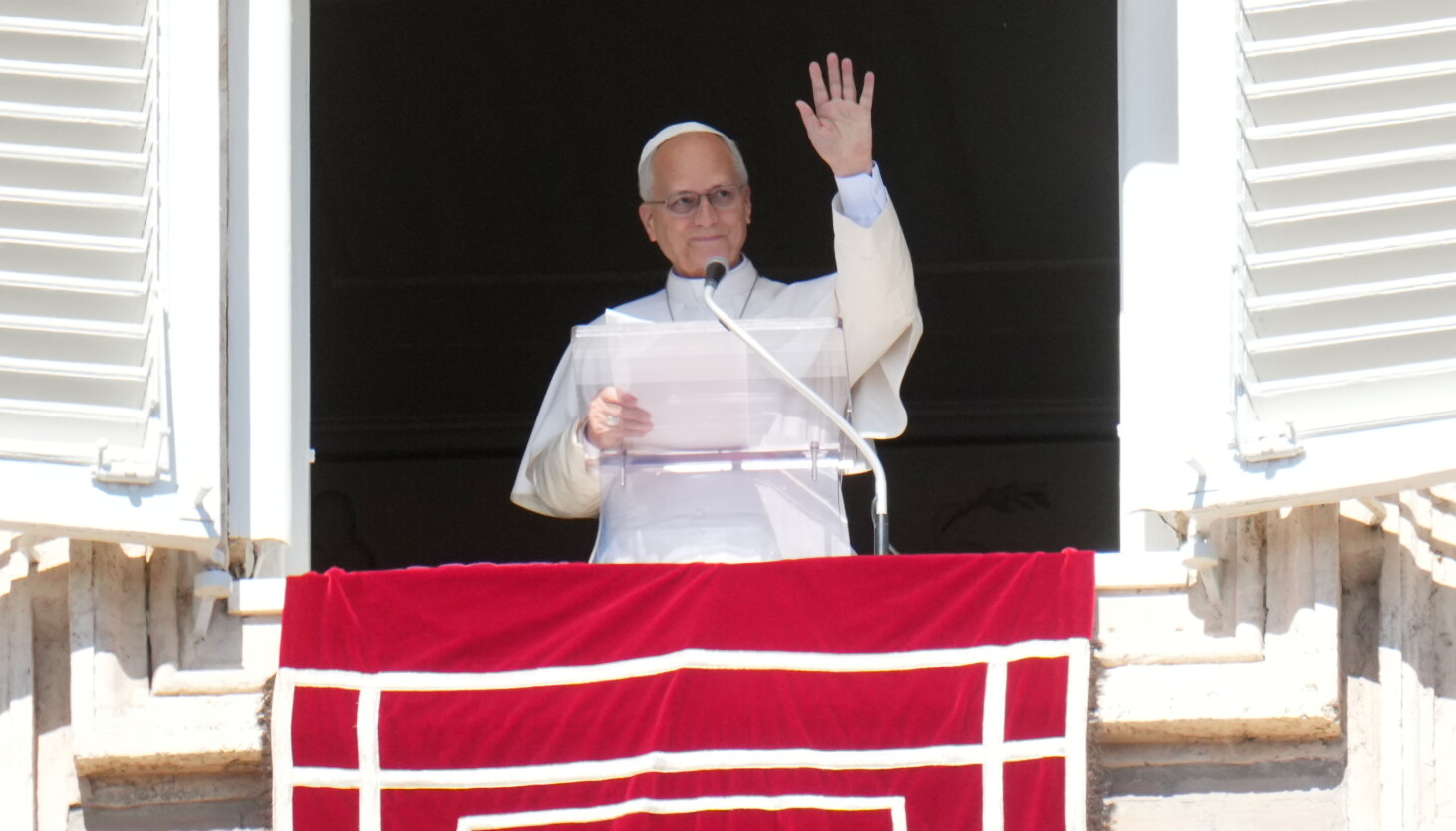 Pope Leo to undergo lung surgery