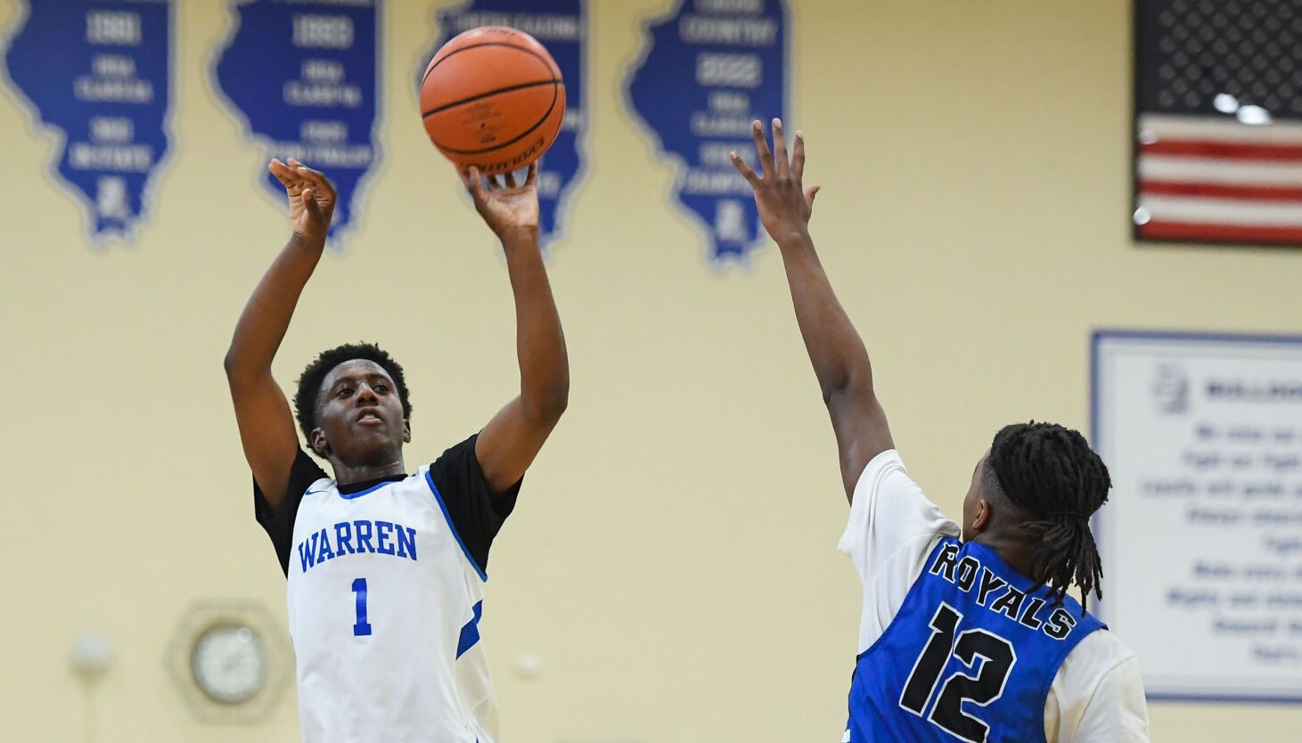 NextImg:City/Suburban Hoops Report Three Pointer: The freshmen stars, Rolling Meadows and Catholic League hype