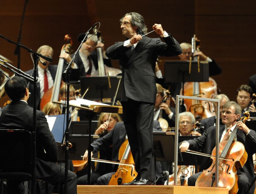 Riccardo Muti’s “introductory concert” to Chicago drew 26,000 classical music fans to the Pritzker Pavilion in Millennium Park in September 2010.