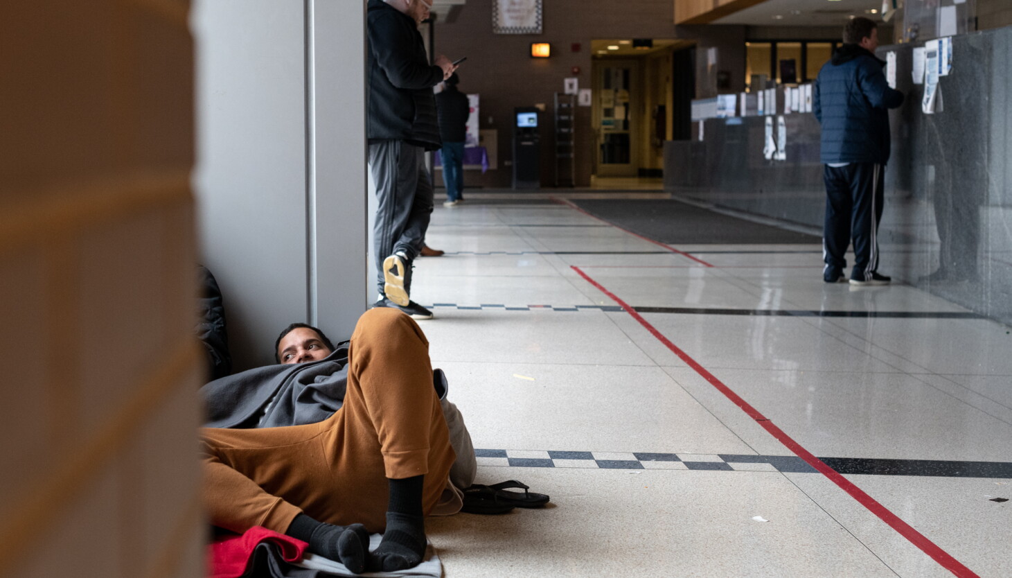 Chicago closes 4 migrant shelters amid lull in arrivals - Vimarsana News
