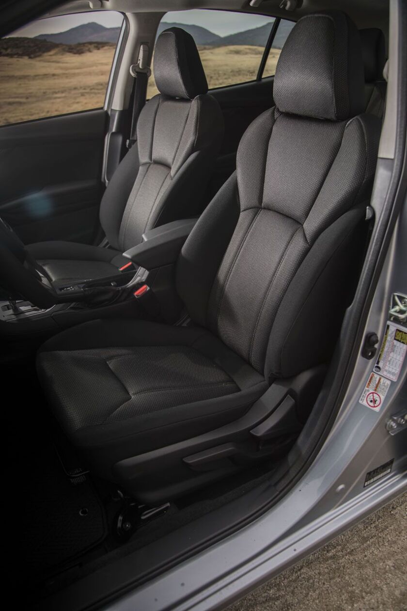 my17_impreza_prem__seats.jpg